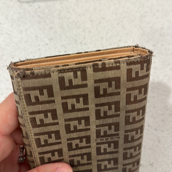 ⭐️ Fendi Vintage Zucchino Flap Wallet 100% Authentic - Picture 9 of 10